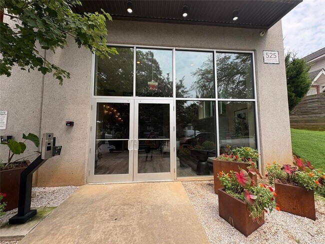 Building Photo - 525 Parkway Dr