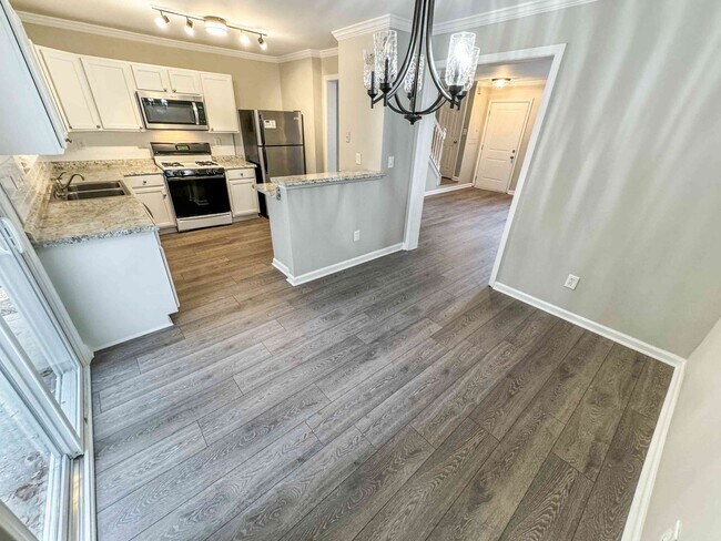 Building Photo - 2BR Townhome near KSU - No Carpet!