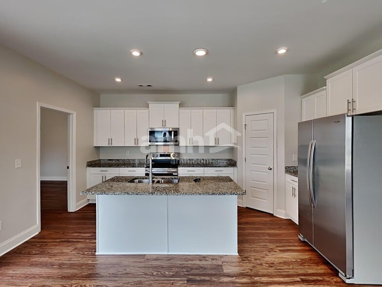 Building Photo - 5351 Tupelo St