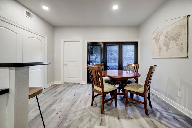 Building Photo - 12625 Memorial Dr