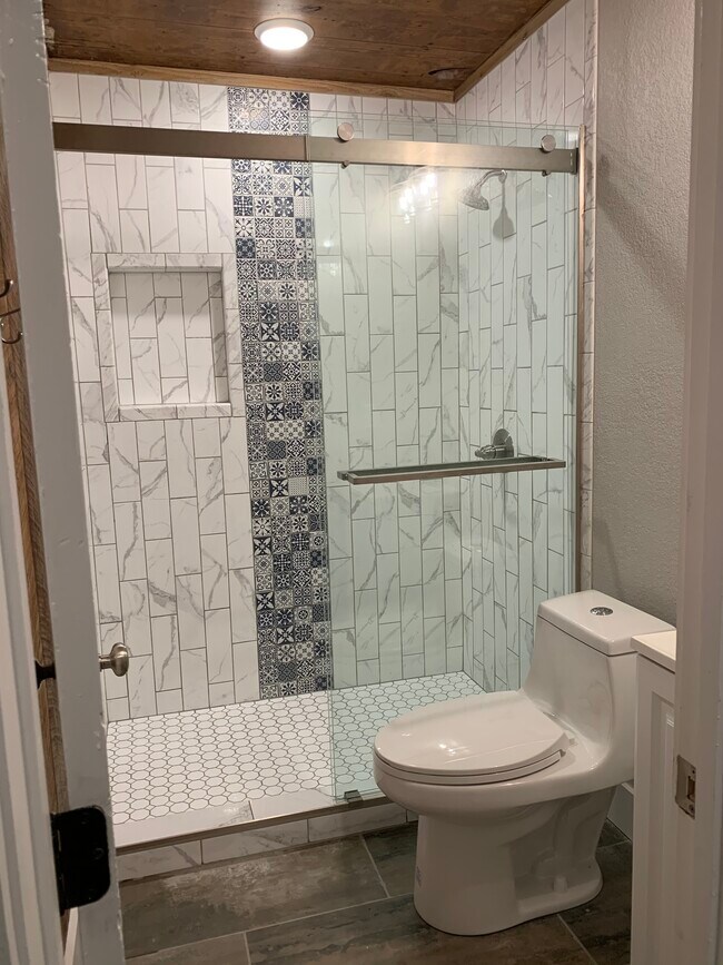 Building Photo - 602 Dallas St