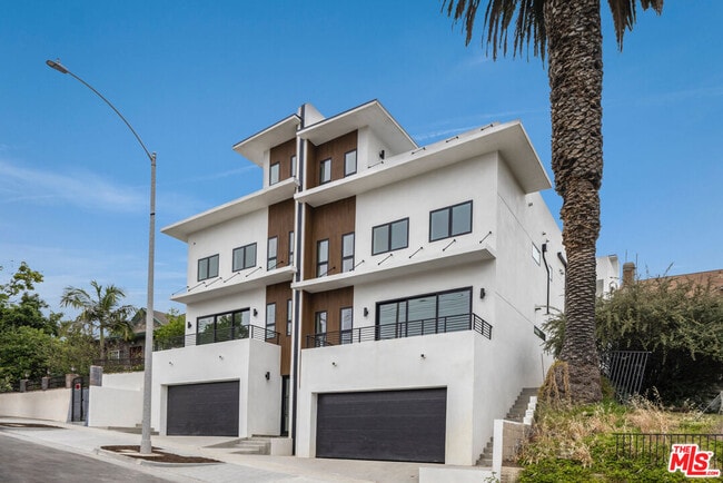 Building Photo - 1247 1/2 W Bellevue Ave