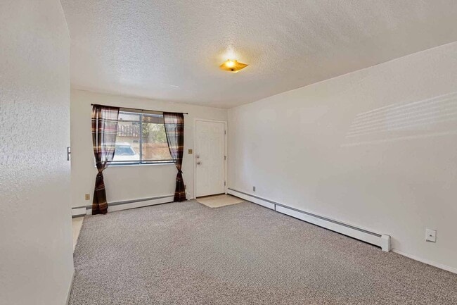 Building Photo - 3290 1/2 Lombardy Lane