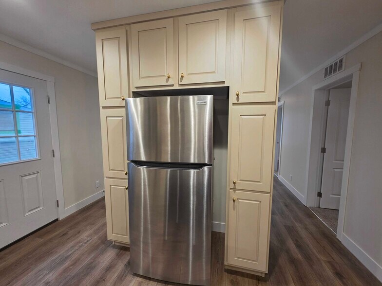 Building Photo - 3644 Chestnut St