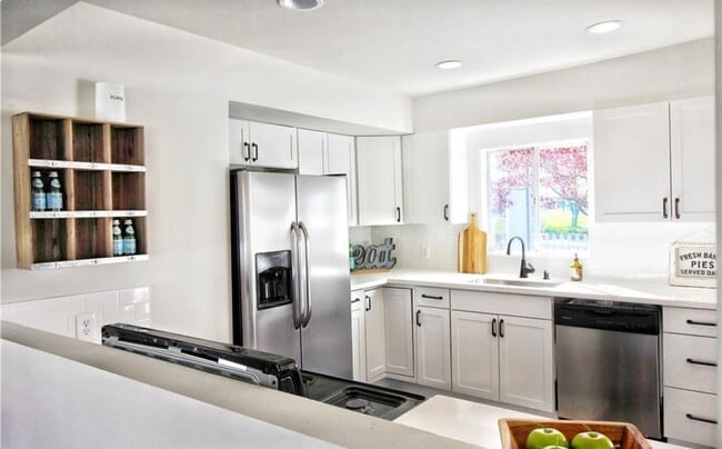 Building Photo - Remodeled