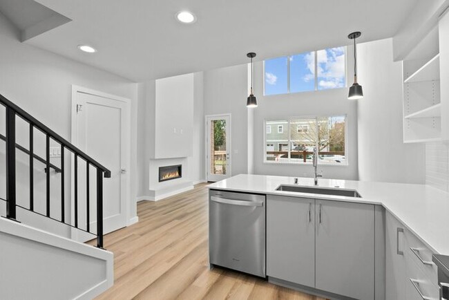 Building Photo - Stunning Brand-New Ballard Townhome with A...