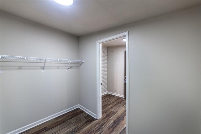 Building Photo - 1029 Katherwood Dr SW