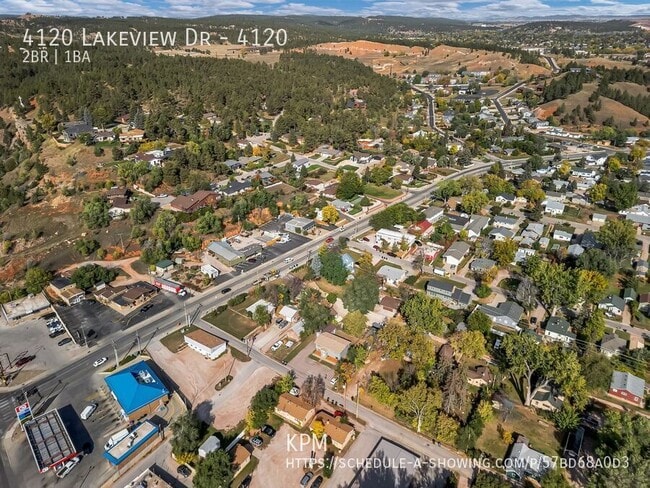 Building Photo - 4120 Lakeview Dr