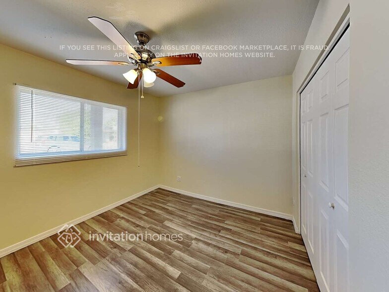 Building Photo - 3033 E Corrine Dr