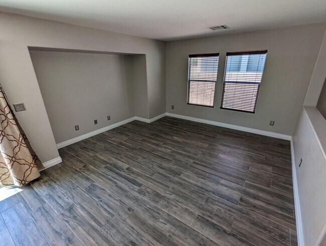 Building Photo - 4917 Hostetler Ave