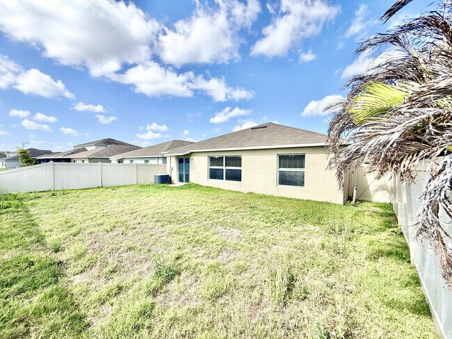 Building Photo - 17134 White Mangrove Dr