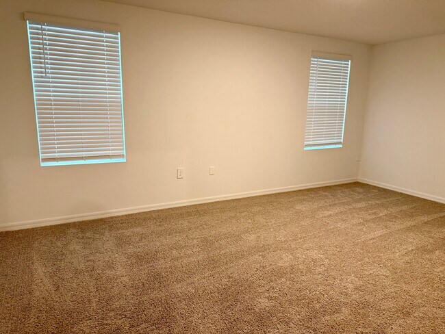 Building Photo - 4233 Foxway Dr