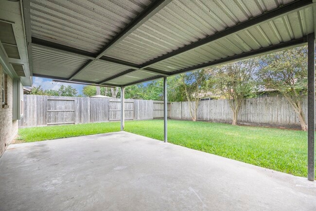 Building Photo - 2801 Westbury Ln