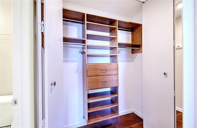 Building Photo - 274 S Main St