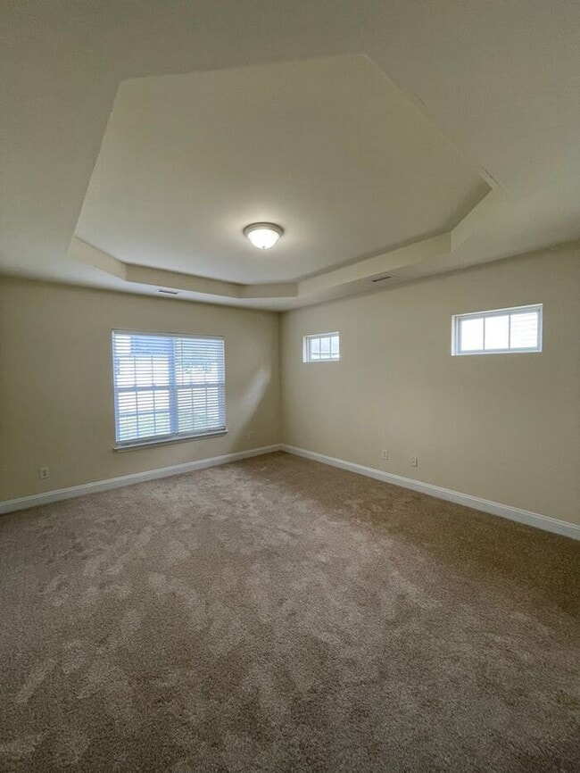 Building Photo - Lovely home in Pineville!