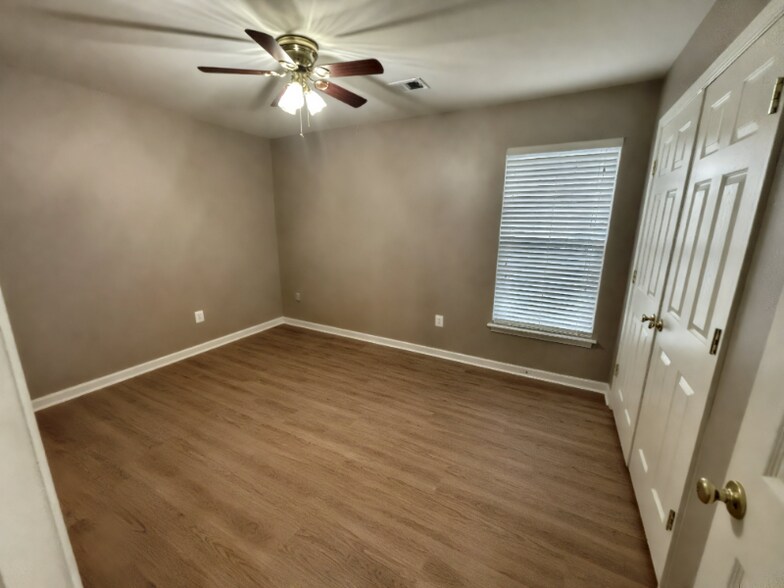 Building Photo - 15024 Burgandine Ave