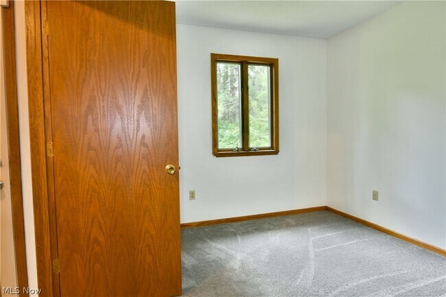 Building Photo - 2237 Cadwallader Sonk Rd