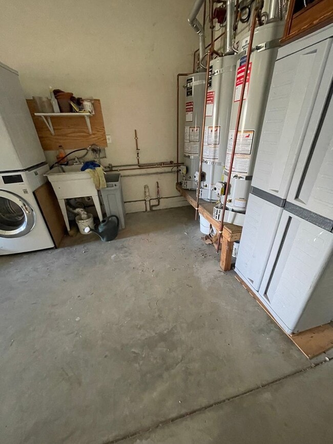 Building Photo - Outer Sunset 2BR Condo Across from Golden Gate Park | Bright Living, In Unit Laundry, & Parking S...