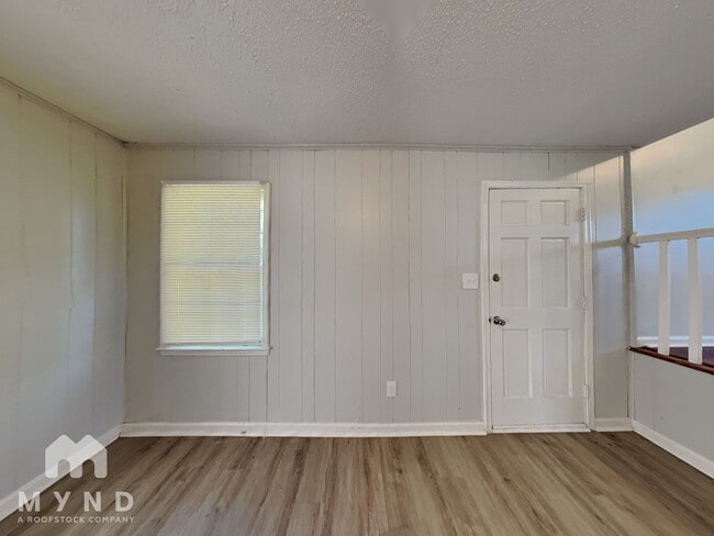 Building Photo - 4815 S Singing Woods Pl