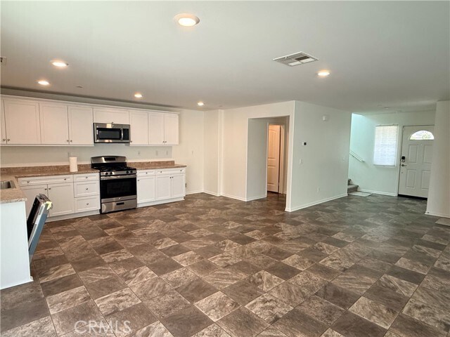 Building Photo - 16931 Montgomery Ave