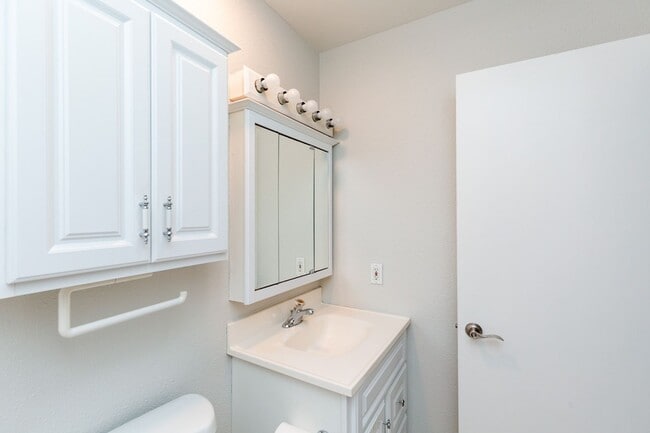Building Photo - 3 Bedroom Home in Mira Mesa