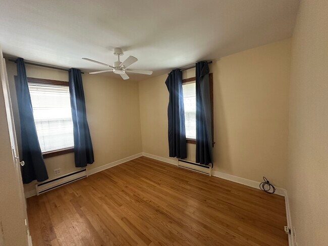 Building Photo - 1015 N Fernandez Ave