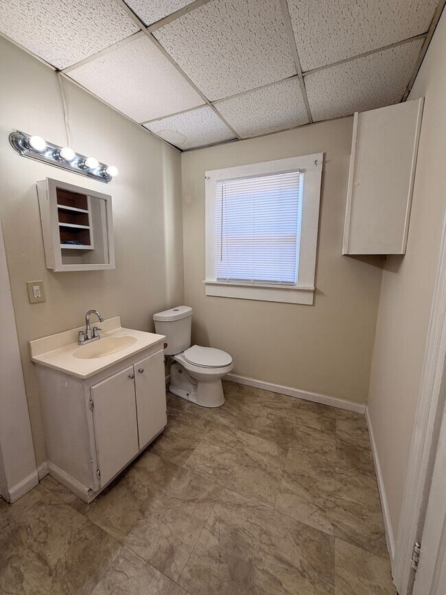 Building Photo - 1300 N Broad St