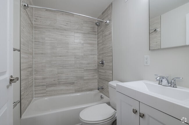 2BR, 1BA - 694SF - Bathroom - Excel on the Hudson