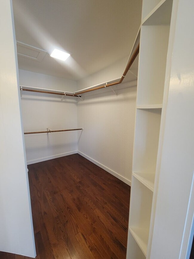 Building Photo - 437 Enslen Park Ct