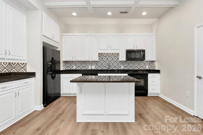 Building Photo - 450 New Bern Station Ct