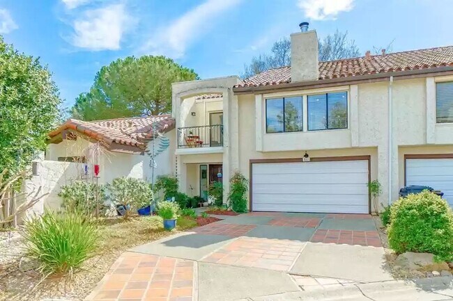 Building Photo - 861 Lake Terrace Cir