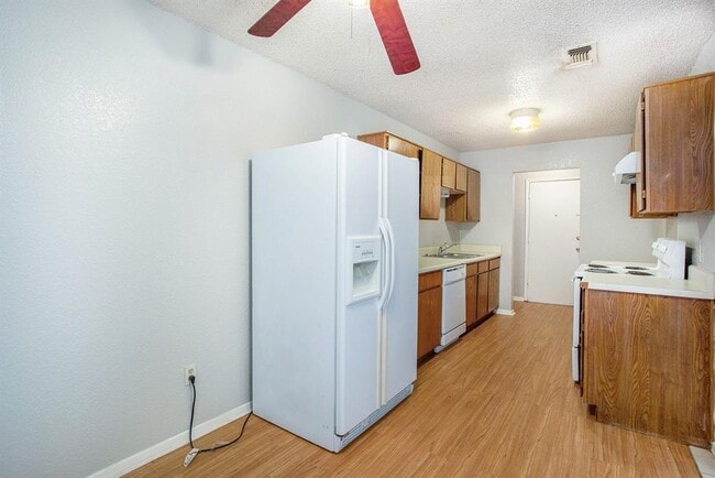 Building Photo - 3710 Hulen Park Cir