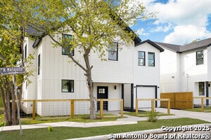 Building Photo - 419 N Mesquite St