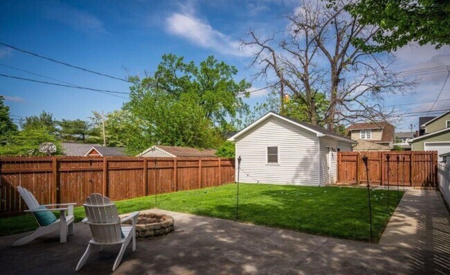 Building Photo - Gorgeous Renovated Highlands Bungalow – Av...