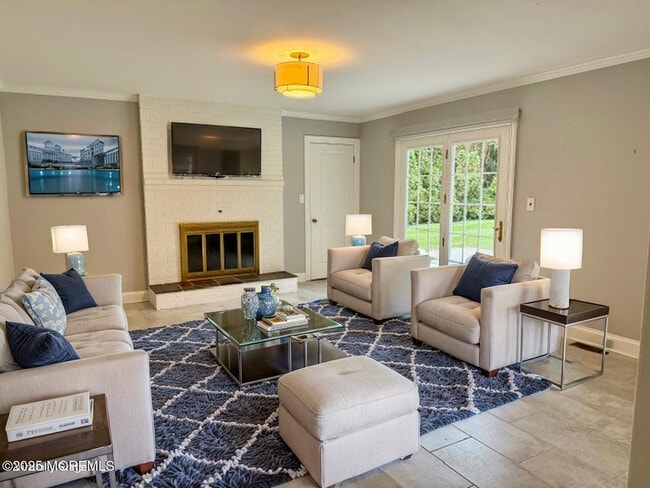 Building Photo - 299 White Rd