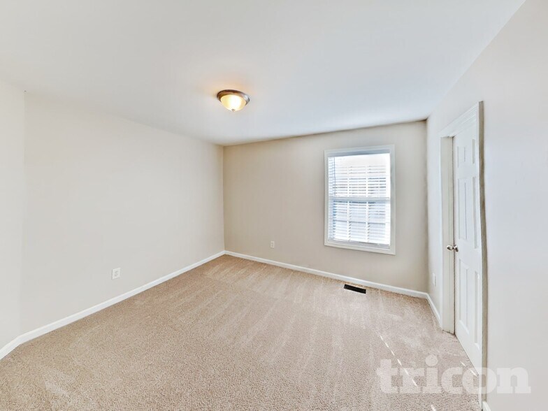 Building Photo - 1721 Stephenson Ln