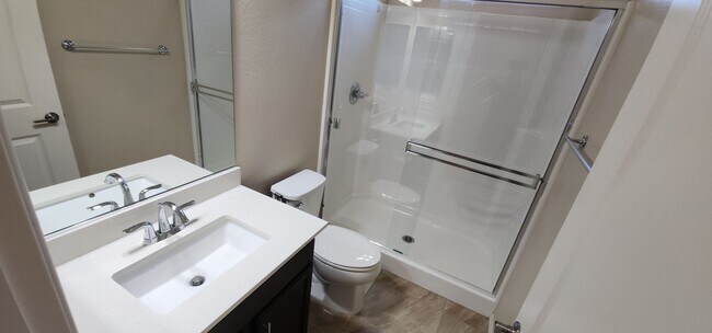 Building Photo - Beautiful 4BED / 3BATH home!