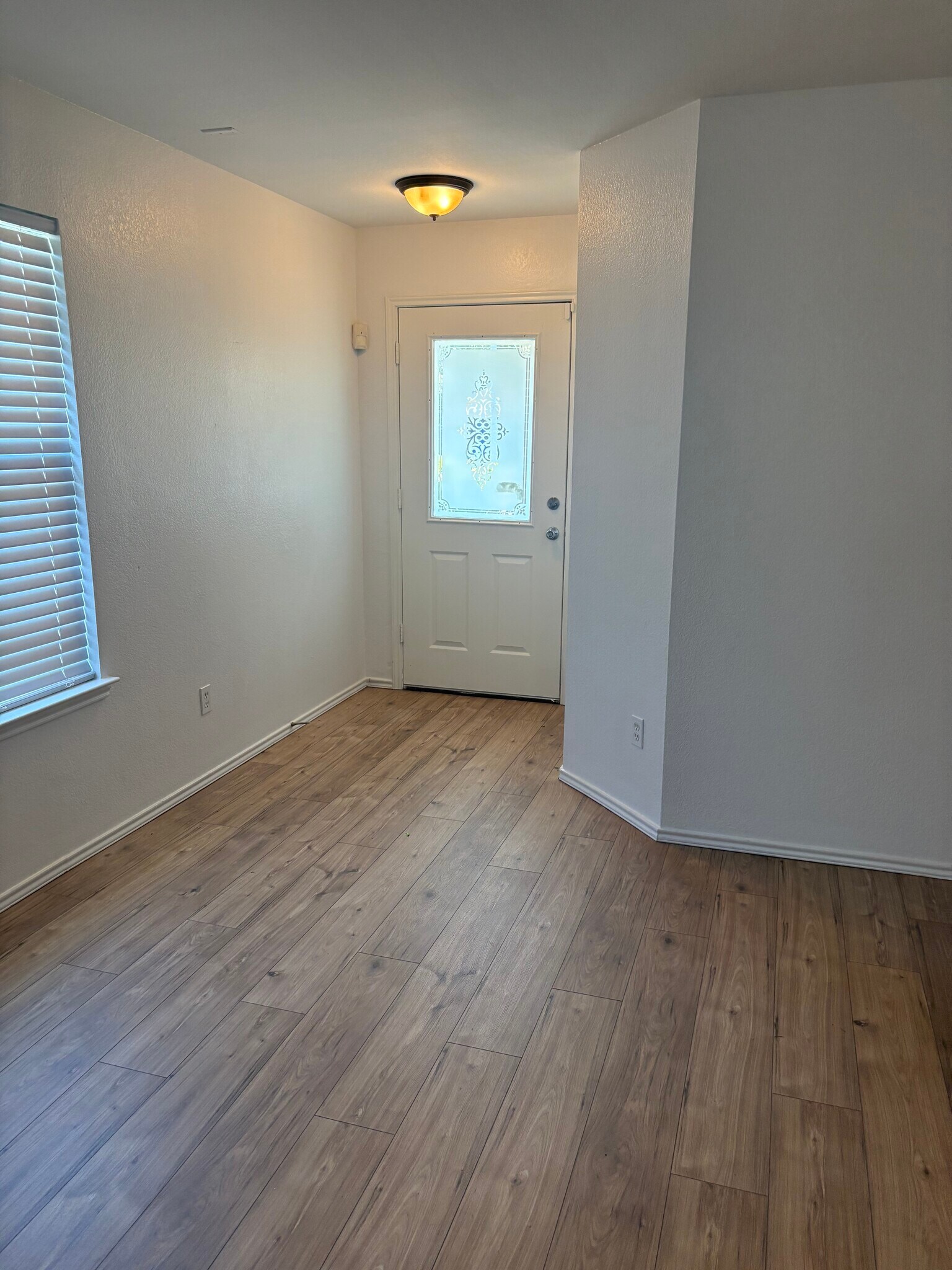 Building Photo - 337 Summer Tree Dr