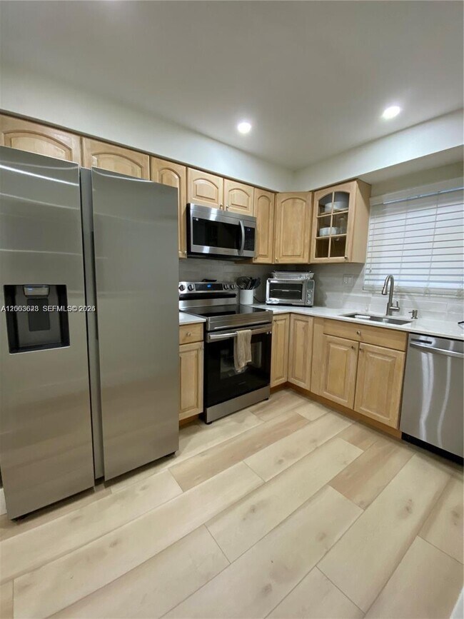 Building Photo - 1200 Tallwood Ave