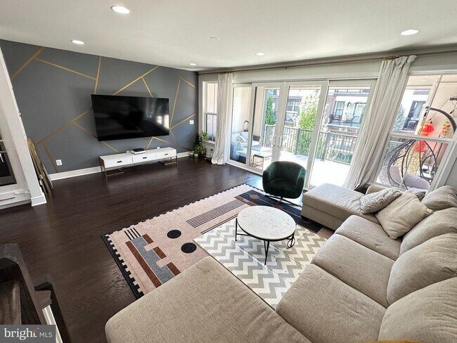 Building Photo - 23115 Cottonwillow Sq