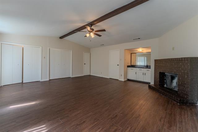 Building Photo - 922 Shady Creek Ln