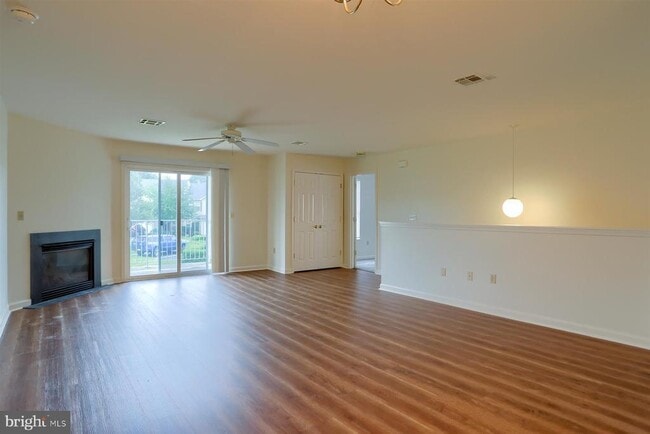 Building Photo - 122 Cardinal Ln