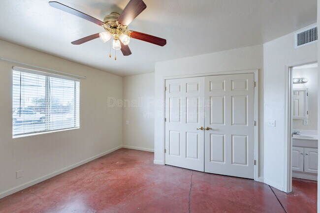 Building Photo - 241 S Cherry Ave