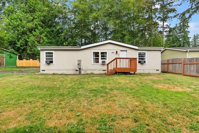 Primary Photo - Updated and Spacious 3 bedroom in Timberlakes