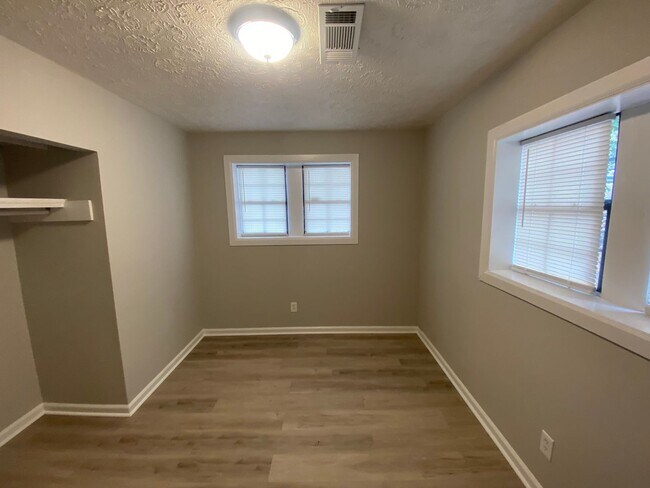 Building Photo - **ON HOLD**Total Electric East Columbus 4 Bedroom/1 Bathroom Home for Rent***