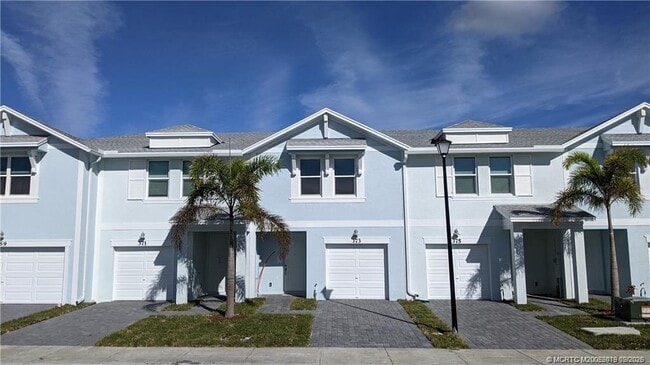 Building Photo - 373 SE Sea Hunt Way