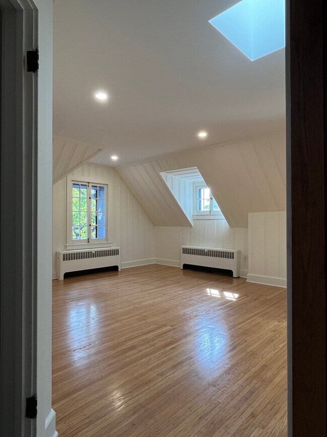 Building Photo - 101 Troup St