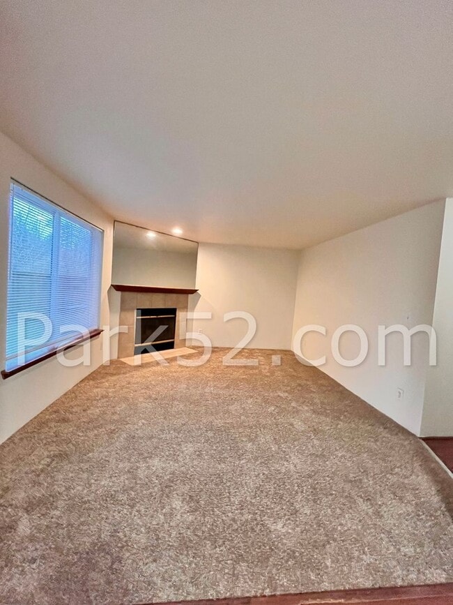 Building Photo - $250 Off First Full Month! 2 Bedroom Ground Floor Apartment With Backyard
