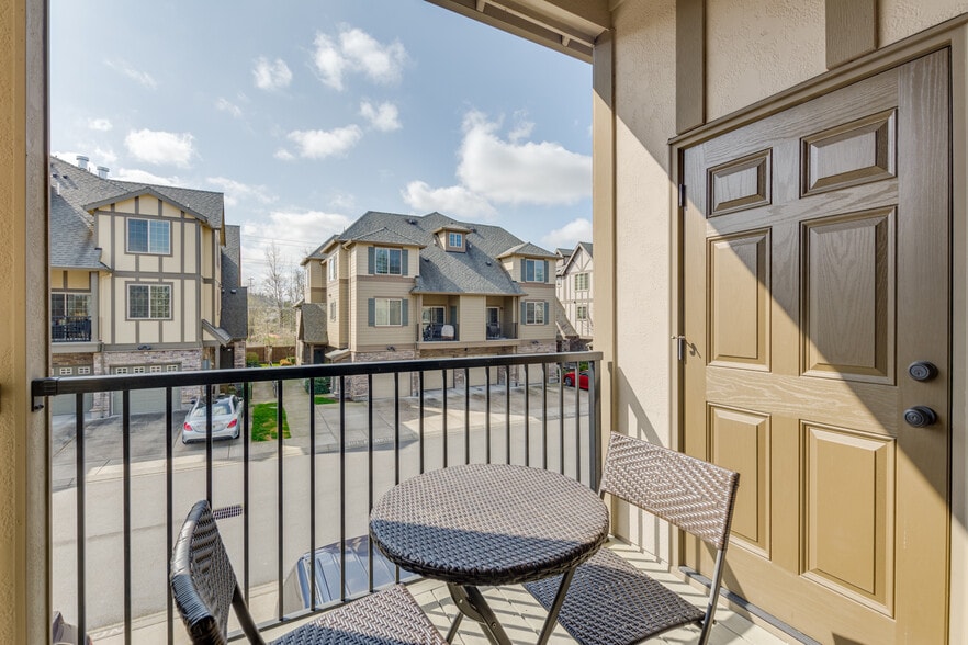 Building Photo - 8077 NE Miriam Way