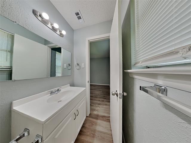 Building Photo - 1525 Gardenside Dr